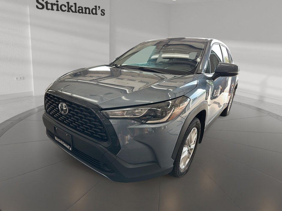 2024 Toyota Corolla Cross LE AWD in Stratford, Ontario