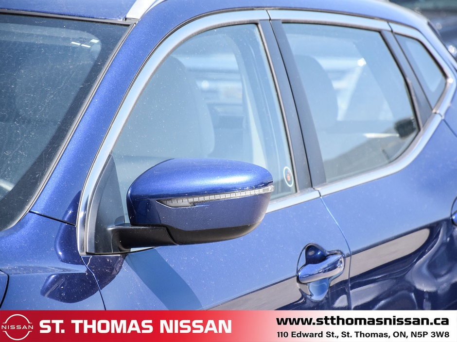 2022 Nissan Qashqai SV FWD-2