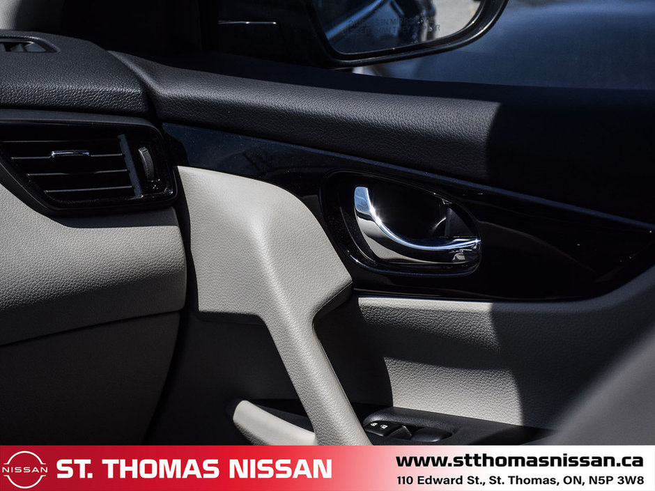 2022 Nissan Qashqai SV FWD-18