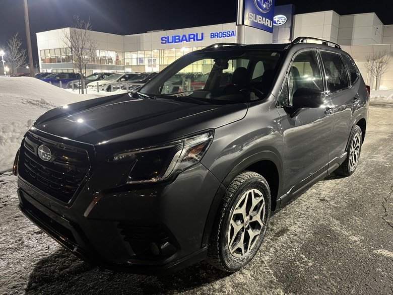 Subaru Forester Touring // CAMÉRA DE RECUL, BANC CHAUFFANT, TOIT P 2022 à Brossard, Québec