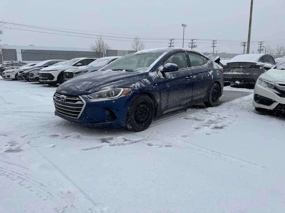 2017 Hyundai Elantra LE in Laval, Quebec - w940px