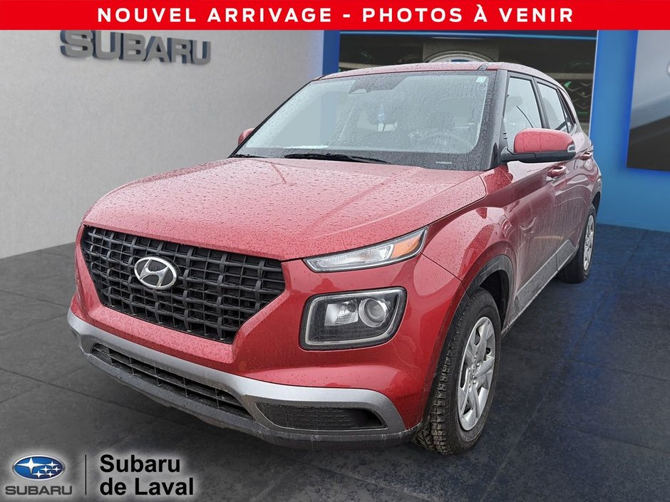 2023 Hyundai Venue Essential in Terrebonne, Quebec - w940px