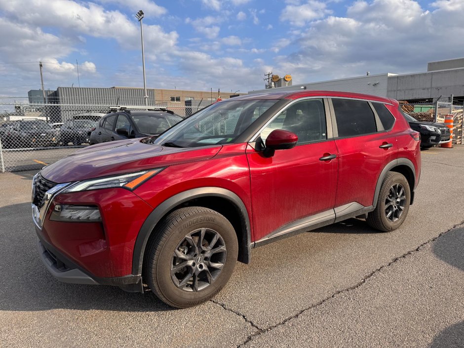 Nissan Rogue S 2023 à Terrebonne, Québec - w940px