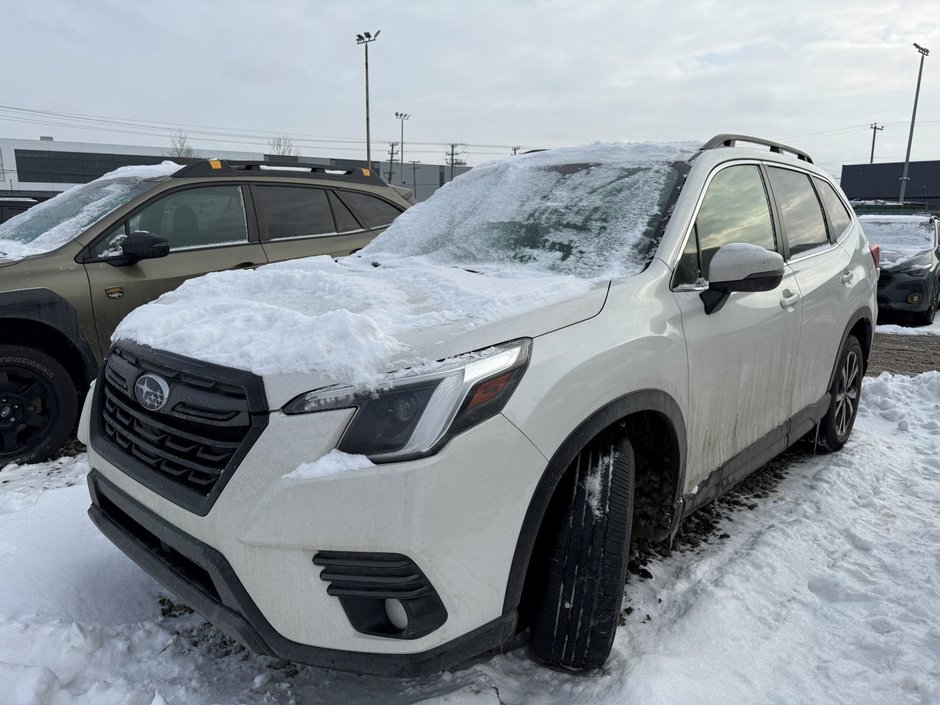 Subaru Forester Limited 2023 à Laval, Québec - w940px