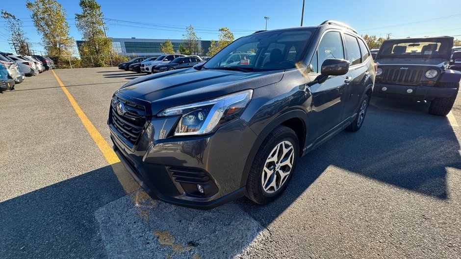 Subaru Forester Touring 2024 à Laval, Québec - w940px