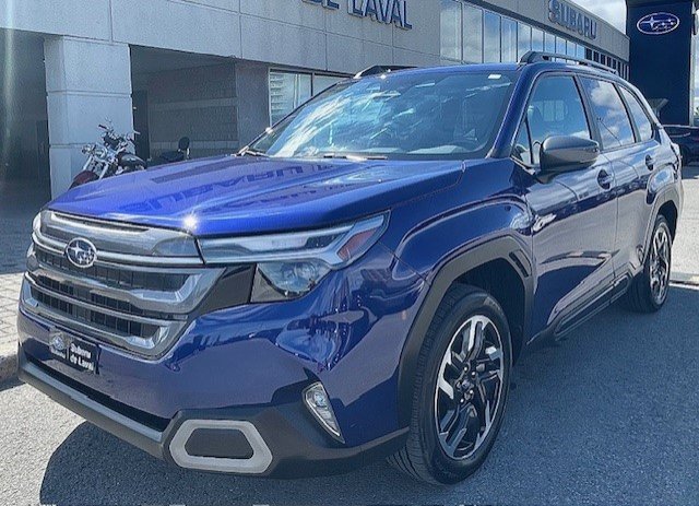 Subaru Forester Limited 2025 à Laval, Québec - w940px