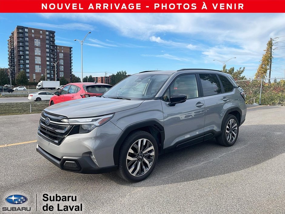 Subaru Forester Premier 2025 à Laval, Québec - w940px
