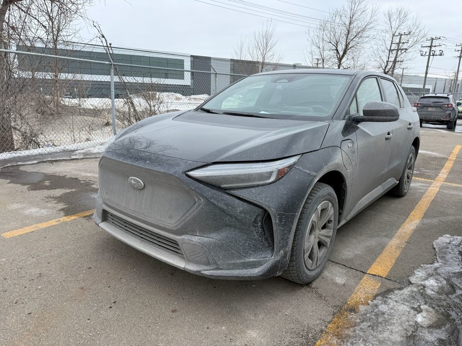Subaru Solterra Base 2023 à Laval, Québec - w940px