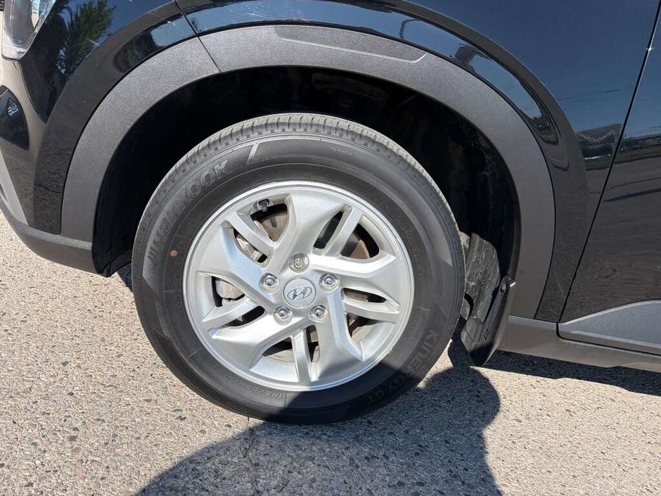 2021 Hyundai VENUE PREFERRED ONE OWNER | CLEAN CARFAX | LOW MILEAGE