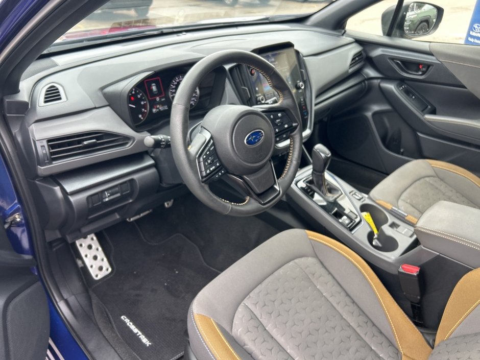 2024 Subaru CROSSTREK ONYX ONE OWNER | DEALER SERVICED | $3352 CARFAX | 2.5L AWD