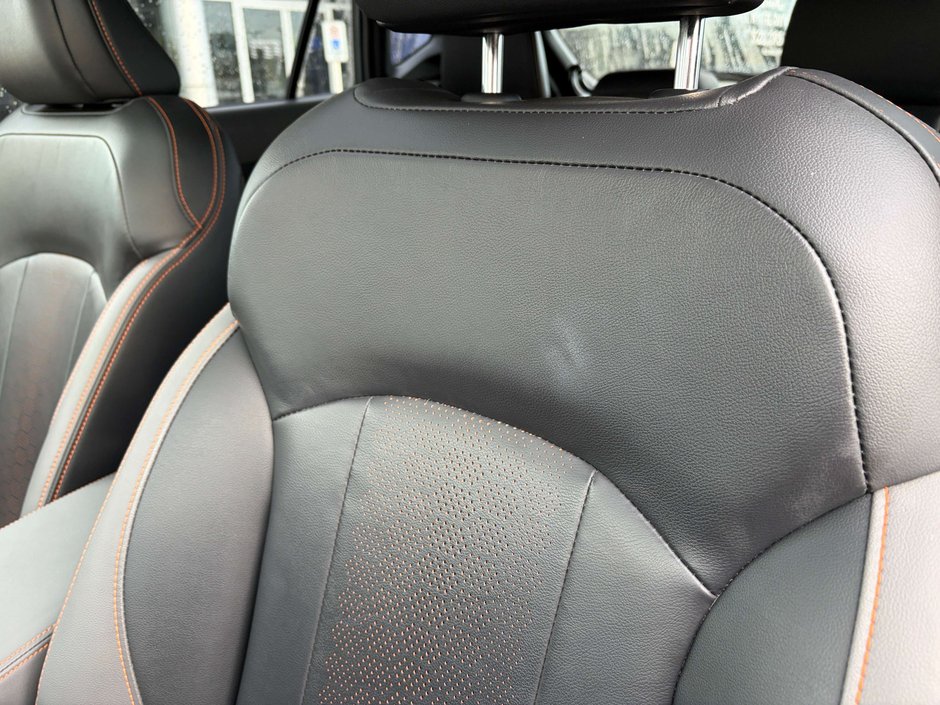 2025 Subaru CROSSTREK LIMITED ONE OWNER | CLEAN CARFAX | AWD | LEATHER SEATS | SUNROOF | HEATED SEATS | CARPLAY