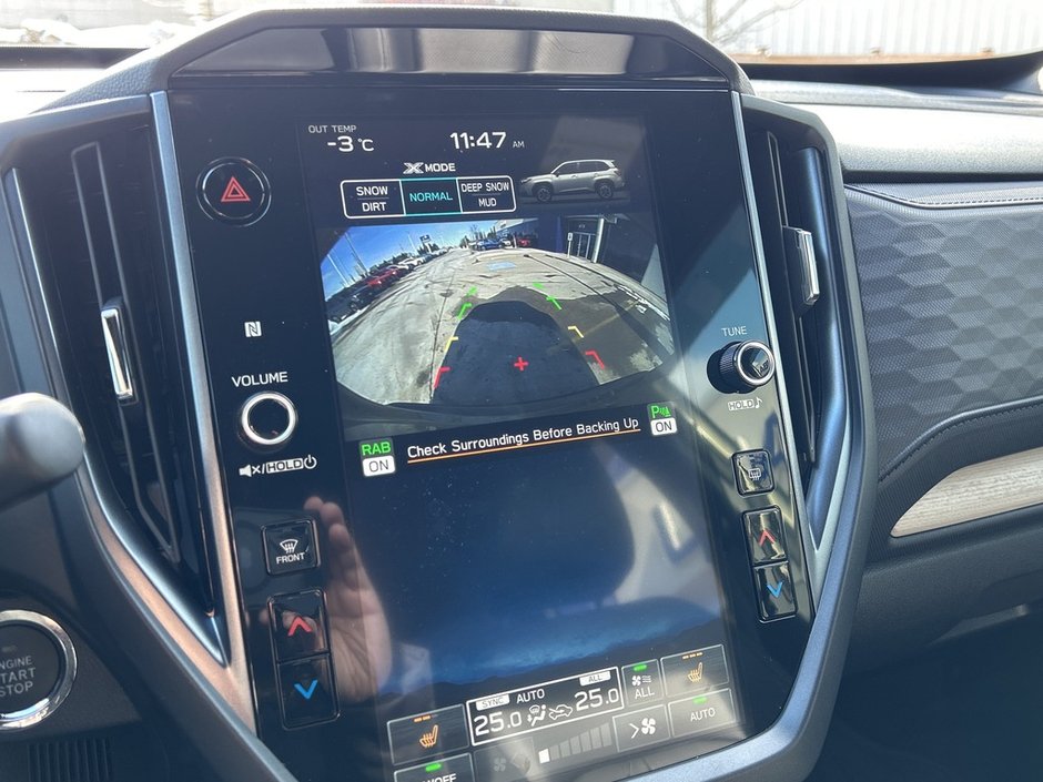 2025 Subaru FORESTER LIMITED ONE OWNER | CLEAN CARFAX | FULL DEALER SERVICE | AWD