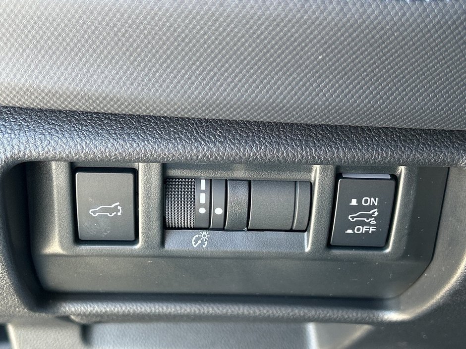 2025 Subaru FORESTER LIMITED ONE OWNER | CLEAN CARFAX | FULL DEALER SERVICE | AWD