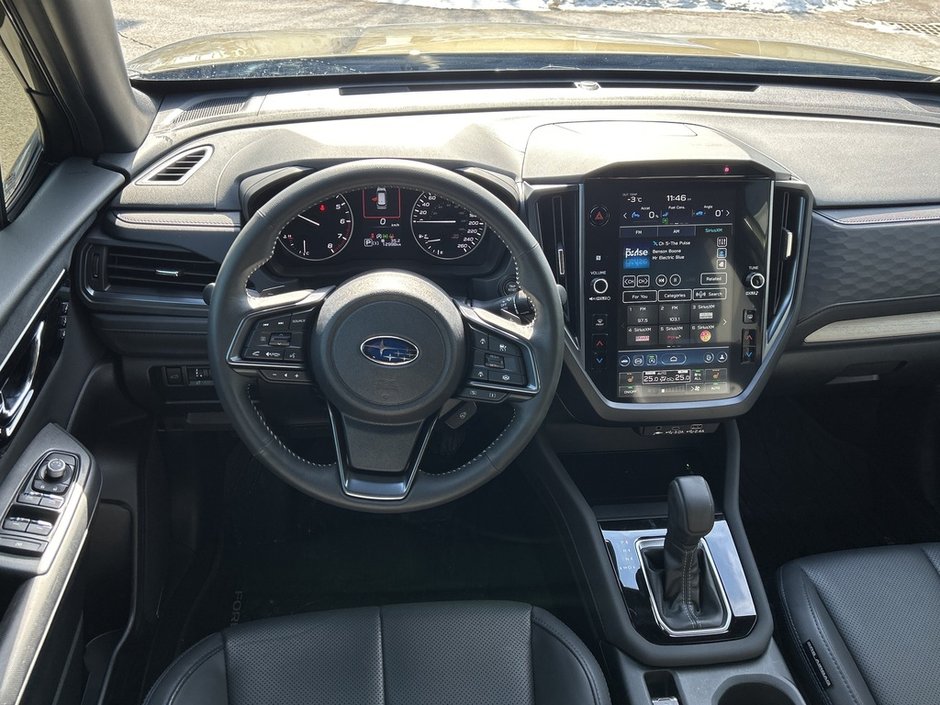 2025 Subaru FORESTER LIMITED ONE OWNER | CLEAN CARFAX | FULL DEALER SERVICE | AWD