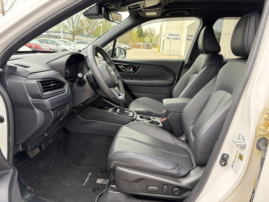 2025 Subaru FORESTER LIMITED ONE OWNER | CLEAN CARFAX | LOW MILEAGE | AWD | EYESIGHT | SUNROOF | CARPLAY | HEATED SEATS
