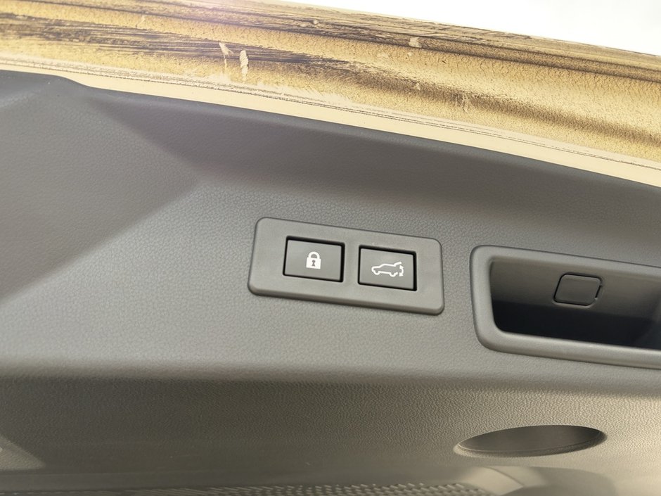2025 Subaru FORESTER LIMITED ONE OWNER | CLEAN CARFAX | LOW MILEAGE | AWD | EYESIGHT | SUNROOF | CARPLAY | HEATED SEATS
