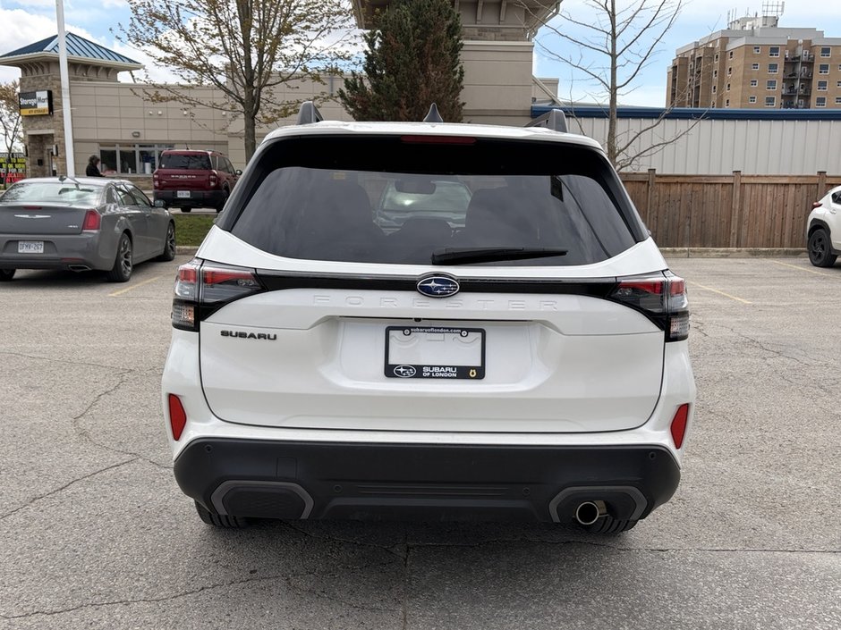 2025 Subaru FORESTER LIMITED ONE OWNER | CLEAN CARFAX | LOW MILEAGE | AWD | EYESIGHT | SUNROOF | CARPLAY | HEATED SEATS