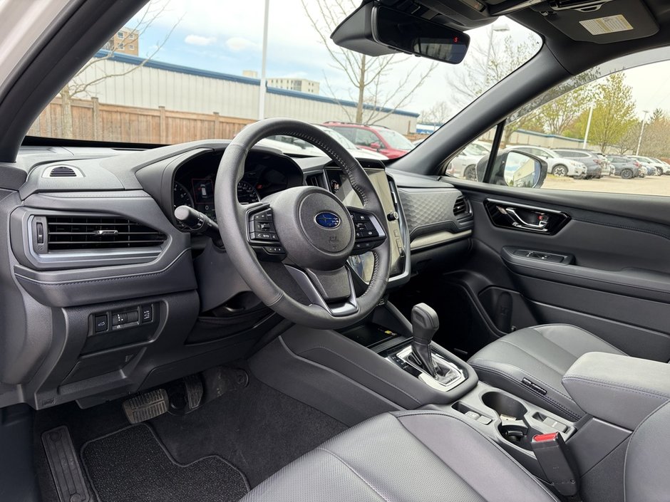 2025 Subaru FORESTER LIMITED ONE OWNER | CLEAN CARFAX | LOW MILEAGE | AWD | EYESIGHT | SUNROOF | CARPLAY | HEATED SEATS