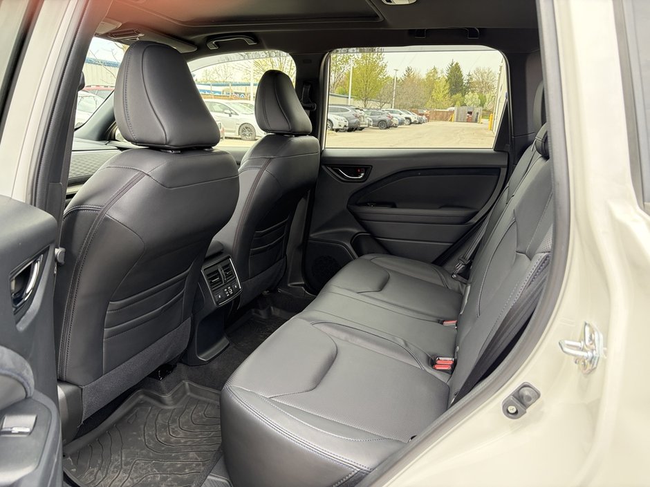 2025 Subaru FORESTER LIMITED ONE OWNER | CLEAN CARFAX | LOW MILEAGE | AWD | EYESIGHT | SUNROOF | CARPLAY | HEATED SEATS