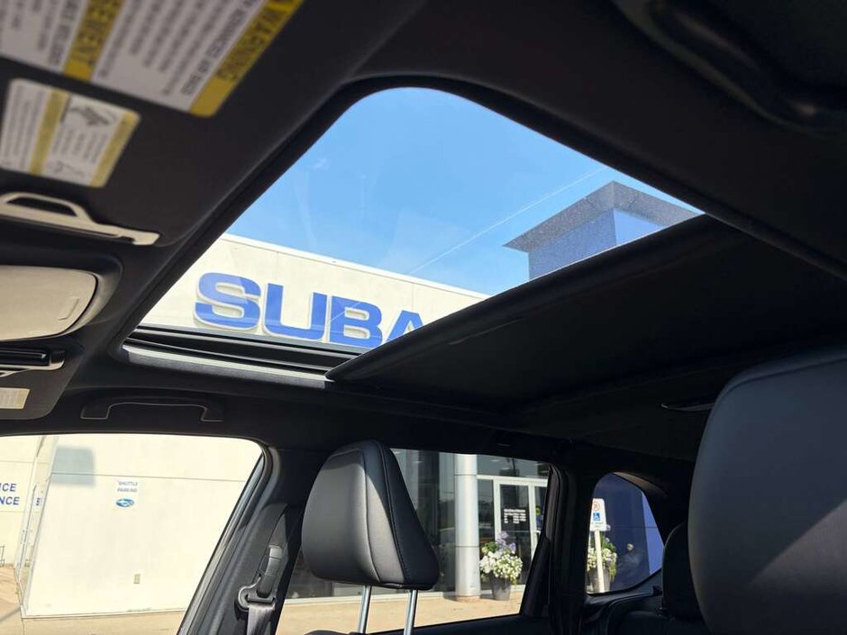 2025 Subaru FORESTER LIMITED ONE OWNER | CLEAN CARFAX | DEALER SERVICE
