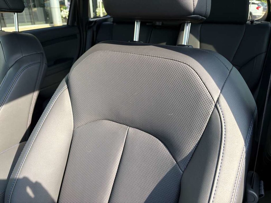 2025 Subaru FORESTER LIMITED ONE OWNER | CLEAN CARFAX | DEALER SERVICE