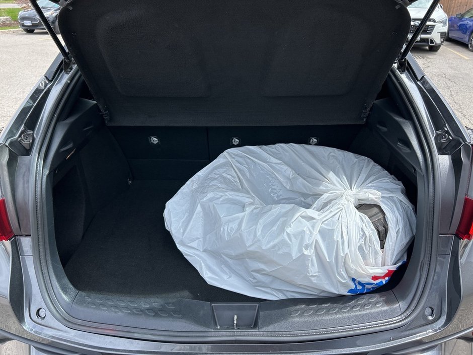 2018 Toyota C-HR XLE AIR CONDITIONING | AUTO | ALLOYS | ONE OWNER