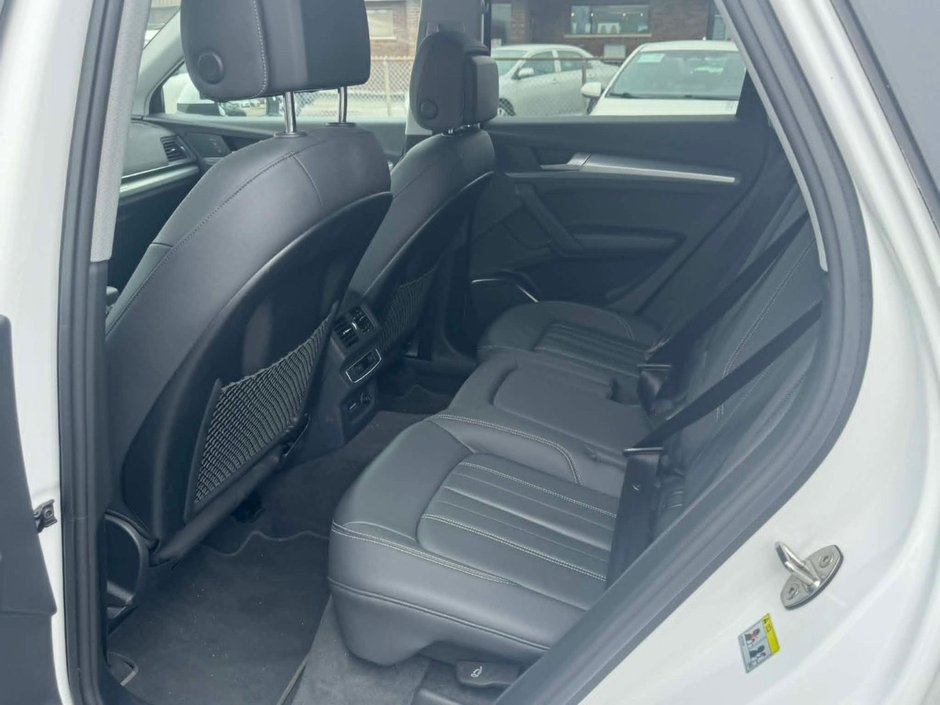 2024 Audi Q5 PROGRESSIV | HEATED SEATS AND STEERING WHEEL | APPLE CARPLAY AND ANDROID AUTO | 3 ZONE CLIMATE CONTROL |