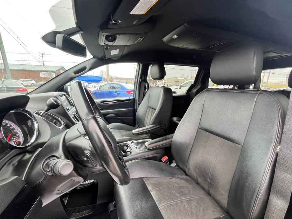 2019 Dodge GRAND CARAVAN 35TH ANNIVERSARY-9