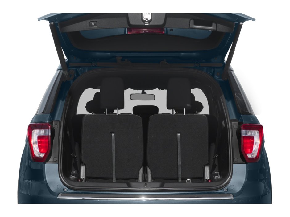 2018 Ford EXPLORER XLT | TWO SETS OF TIRES ON RIMS | ADAPTIVE CRUISE | AUTO WIPERS | HEATED SEATS |