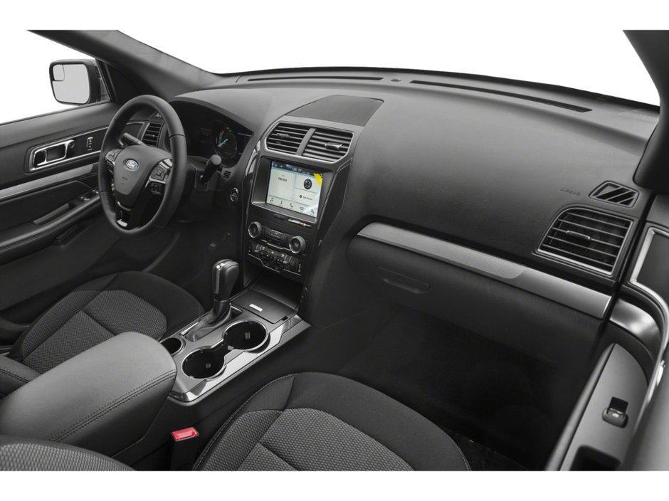 2018 Ford EXPLORER XLT | TWO SETS OF TIRES ON RIMS | ADAPTIVE CRUISE | AUTO WIPERS | HEATED SEATS |