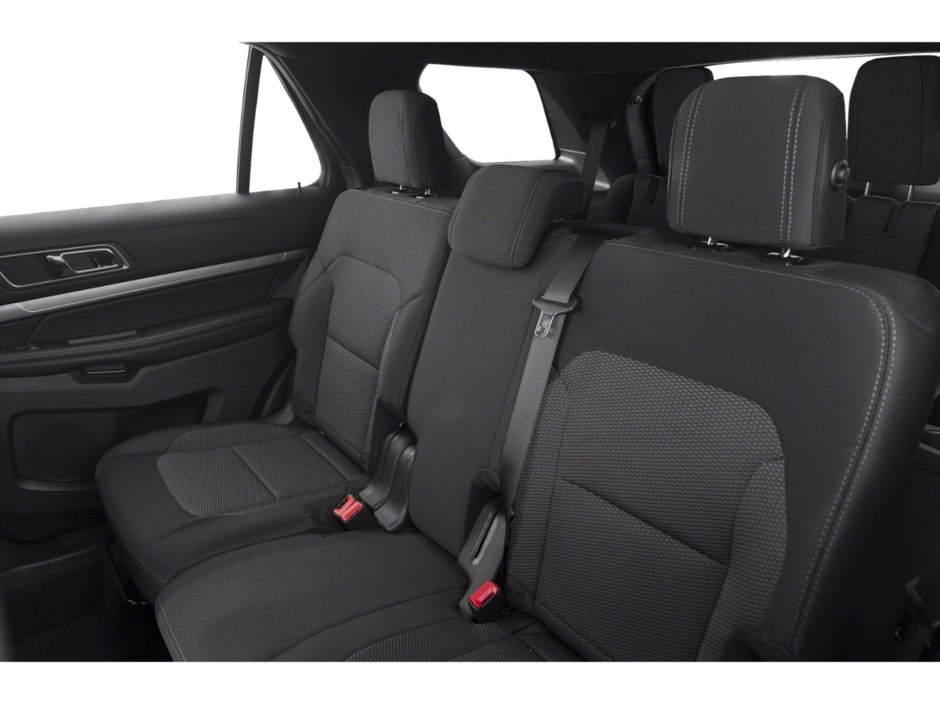 2018 Ford EXPLORER XLT | TWO SETS OF TIRES ON RIMS | ADAPTIVE CRUISE | AUTO WIPERS | HEATED SEATS |