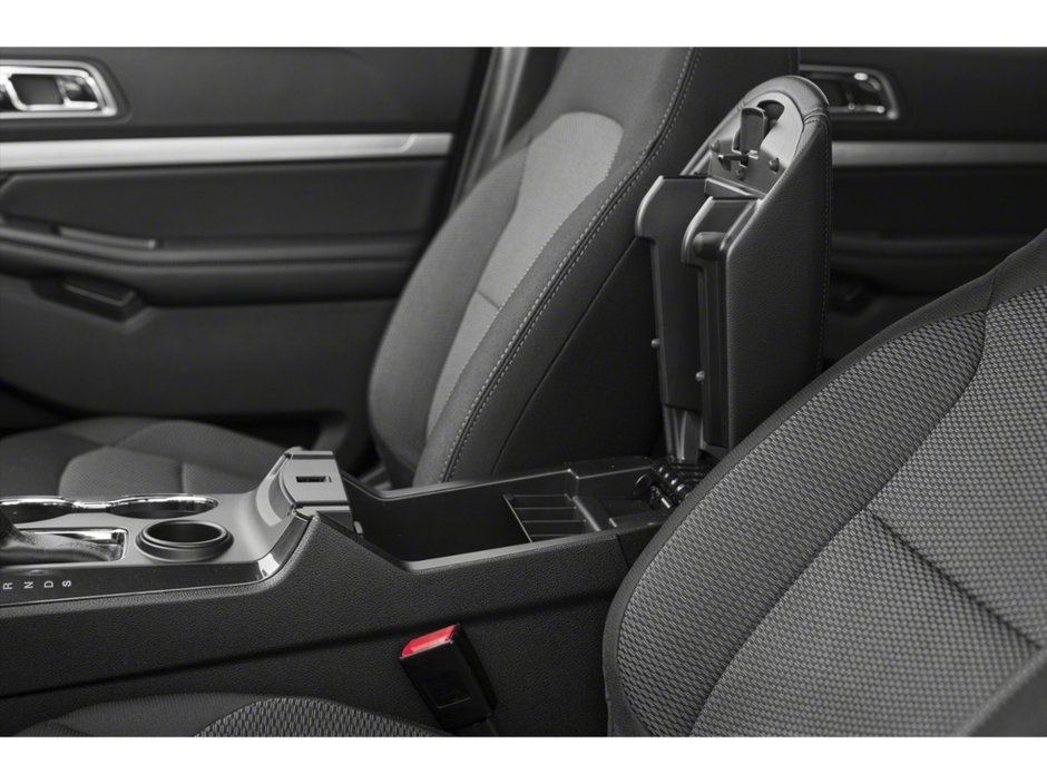 2018 Ford EXPLORER XLT | TWO SETS OF TIRES ON RIMS | ADAPTIVE CRUISE | AUTO WIPERS | HEATED SEATS |