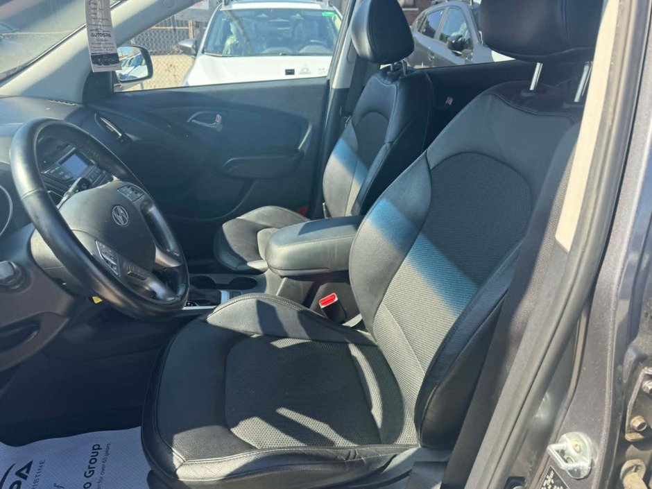 2014 Hyundai TUCSON GLS | CLEAN CARFAX | TWO SETS OF TIRES ON RIMS | HEATED SEATS | CRUISE CONTROL | SUNROOF |