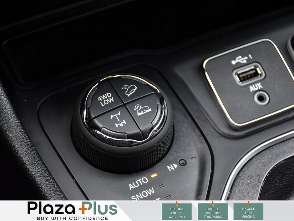 2019 Jeep CHEROKEE TRAILHAWK-18