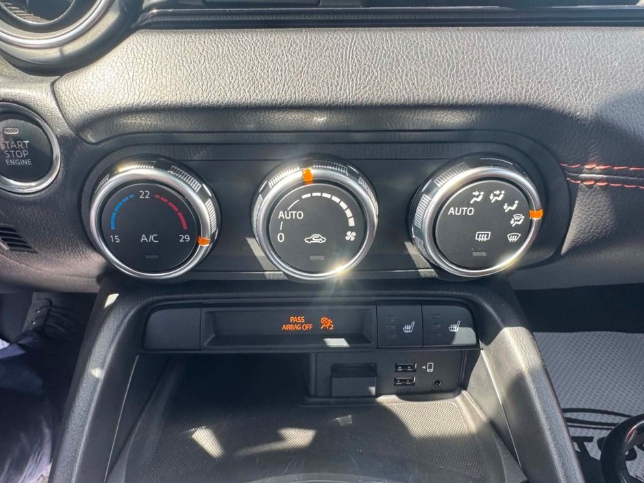 2022 Mazda MX-5 GT CLEAN CARFAX | CONVERTIBLE | 6-SPEED MANUAL | PUSH BUTTON START |