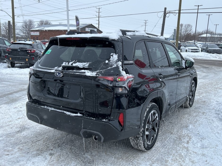 2025 Subaru Forester Limited Used as demo