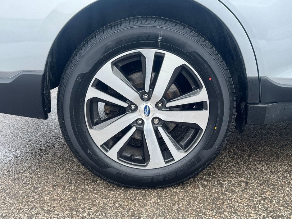 2019 Subaru OUTBACK LIMITED | TWO SETS OF TIRES ON RIMS | HEATED FRONT AND REAR SEATS | ADAPTIVE CRUISE | ONE OWNER |