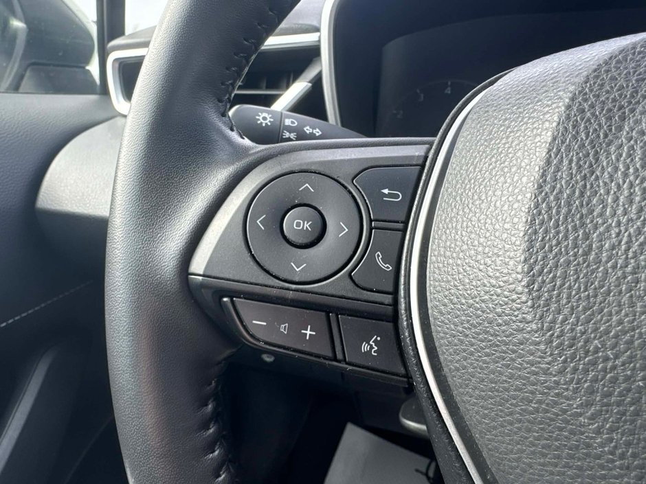 2024 Toyota COROLLA HATCHBACK BASE | FUEL EFFICIENT  | ADAPTIVE CRUISE | TWO SETS OF TIRES | APPLE CARPLAY & ANDROID AUTO |