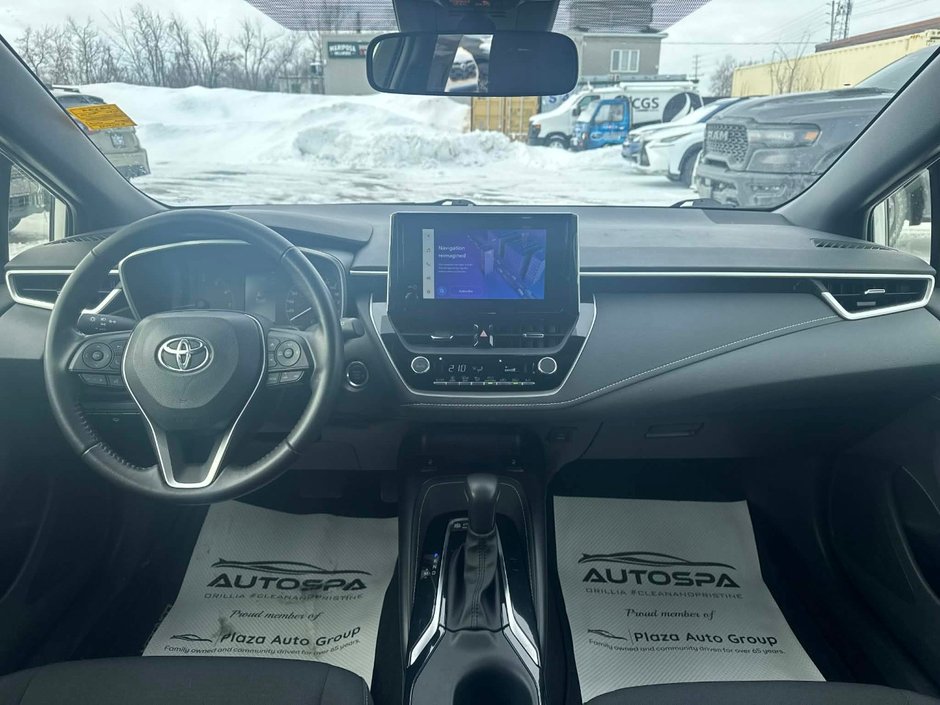 2024 Toyota COROLLA HATCHBACK BASE | FUEL EFFICIENT  | ADAPTIVE CRUISE | TWO SETS OF TIRES | APPLE CARPLAY & ANDROID AUTO |