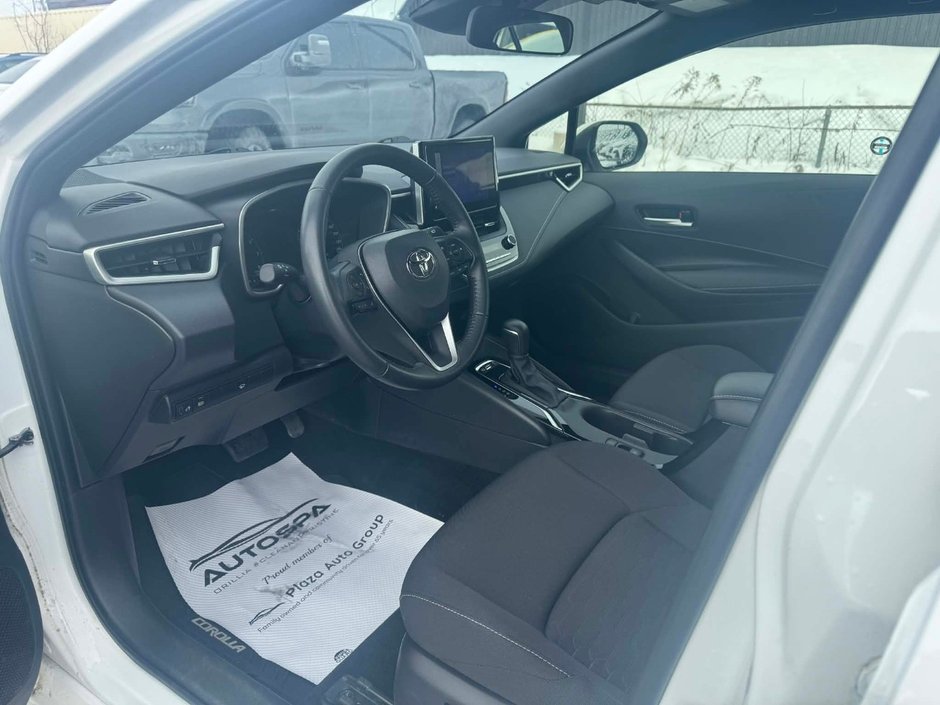 2024 Toyota COROLLA HATCHBACK BASE | FUEL EFFICIENT  | ADAPTIVE CRUISE | TWO SETS OF TIRES | APPLE CARPLAY & ANDROID AUTO |