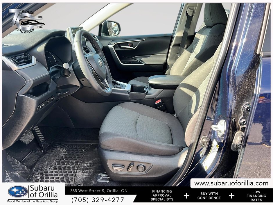 2023 Toyota RAV4 XLE | CLEAN CARFAX | HEATED SEATS | RUBBER MATS | SUNROOF |