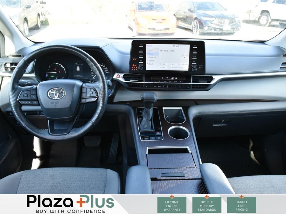 2024 Toyota SIENNA LE-9