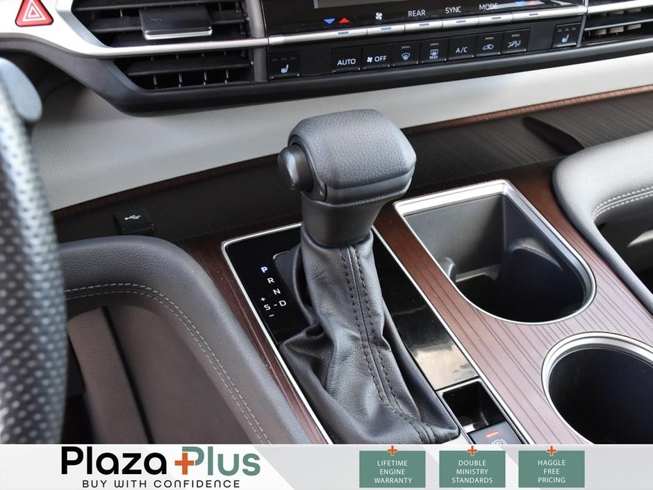 2024 Toyota SIENNA LE-13