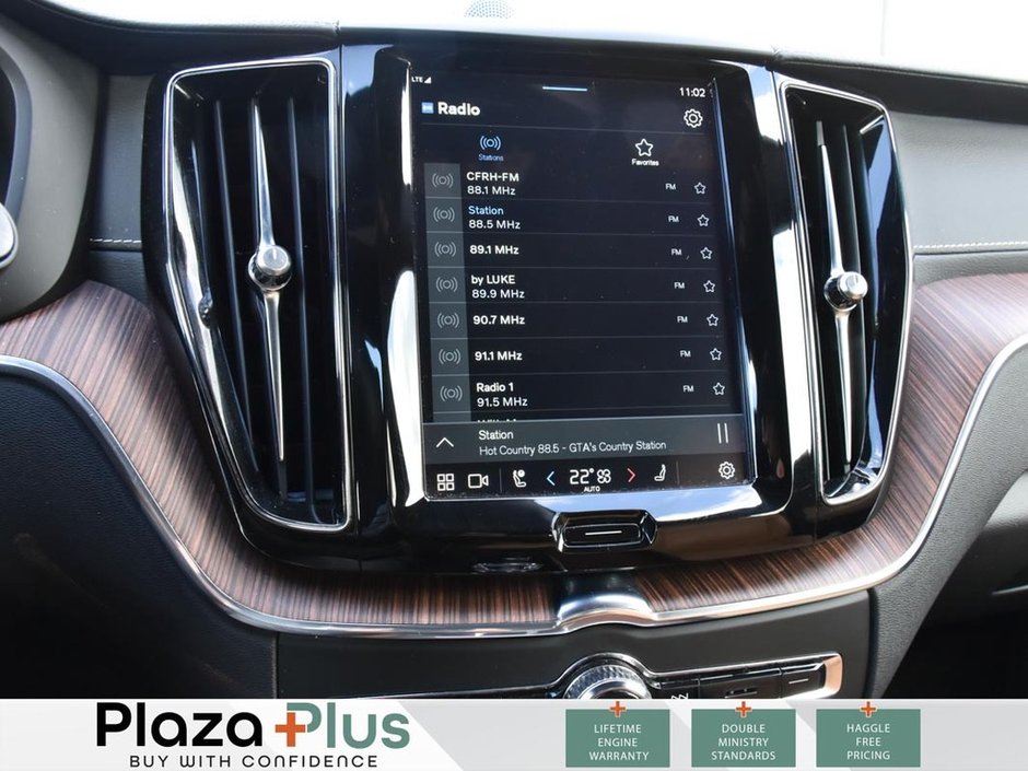 2022 Volvo XC60 INSCRIPTION | B6 INSCRIPTION | BROWN LEATHER SEATS | PREMIUM SOUND | ANDROID AUTO & APPLE CARPLAY |