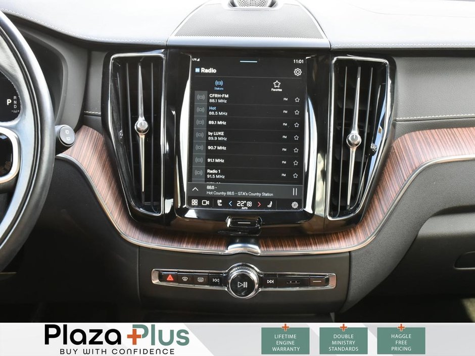 2022 Volvo XC60 Inscription | B6 INSCRIPTION | BROWN LEATHER SEATS | PREMIUM SOUND | ANDROID AUTO & APPLE CARPLAY |