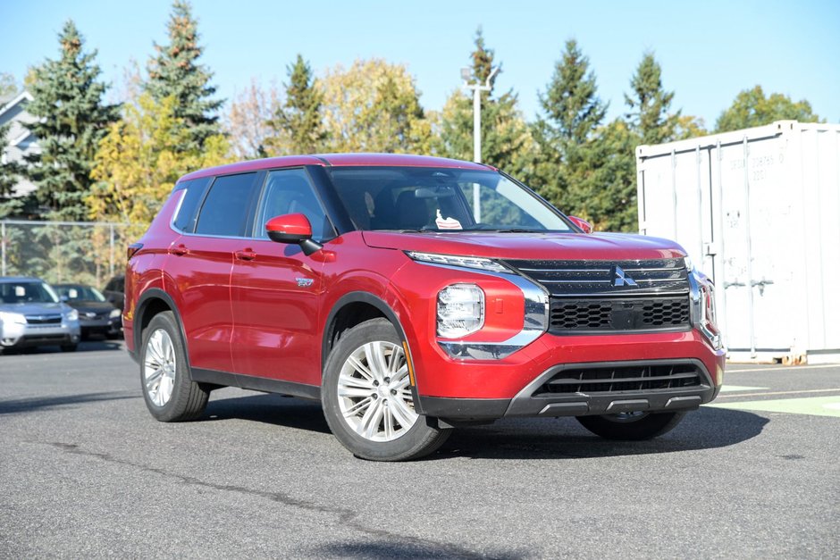 2023 Mitsubishi Outlander PHEV ES, Sièges Chauffants, Carplay, Hybrid in Sainte-Julie, Quebec