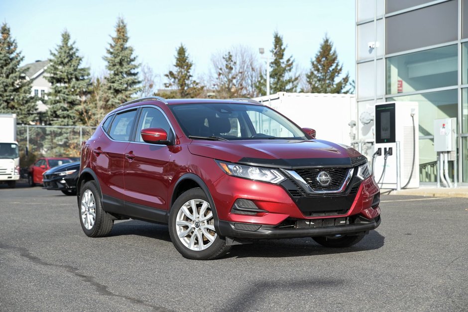 2020  Qashqai SV AWD Volant chauffant Sièges chauffants in Sainte-Julie, Quebec