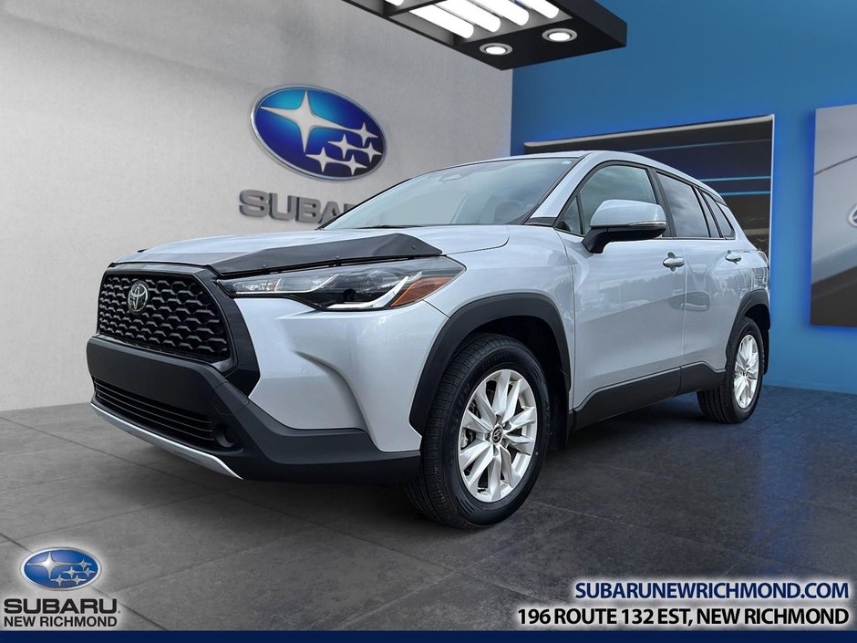 2023 Toyota Corolla Cross LE in New Richmond, Quebec