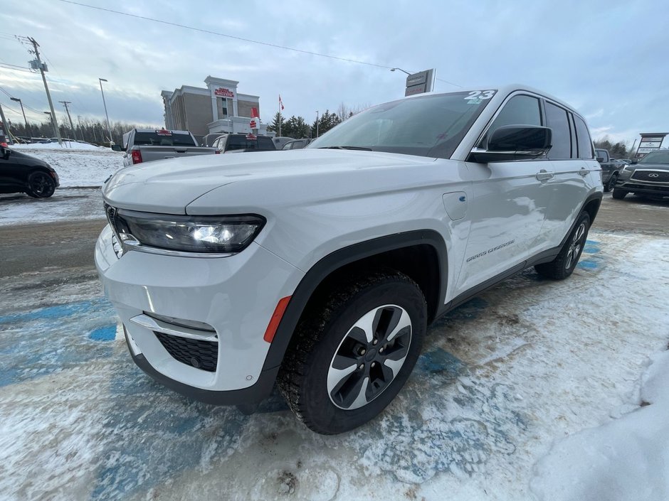 2023 Jeep GRAND CHEROKEE 4XE LIMITED LIMITED TRIM!