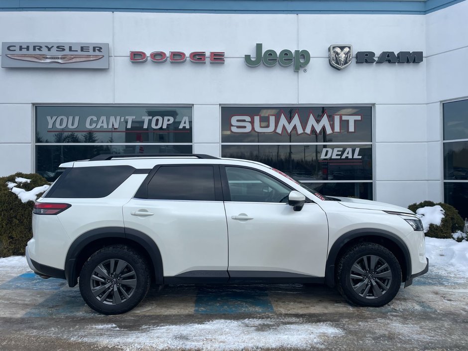 Nissan PATHFINDER SV 2023